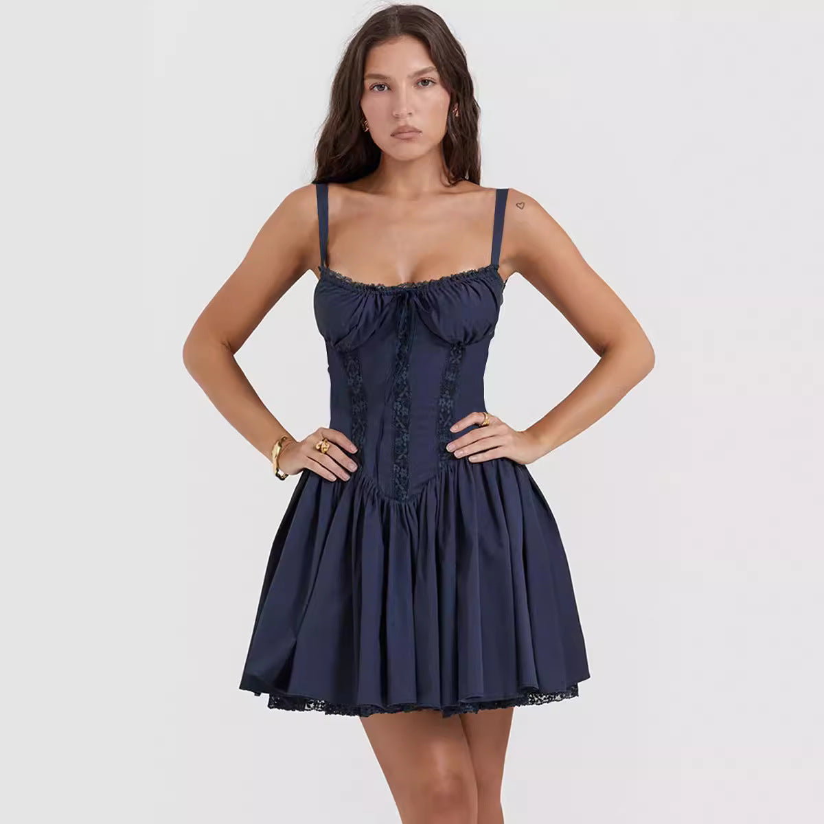 Robe plissée en dentelle