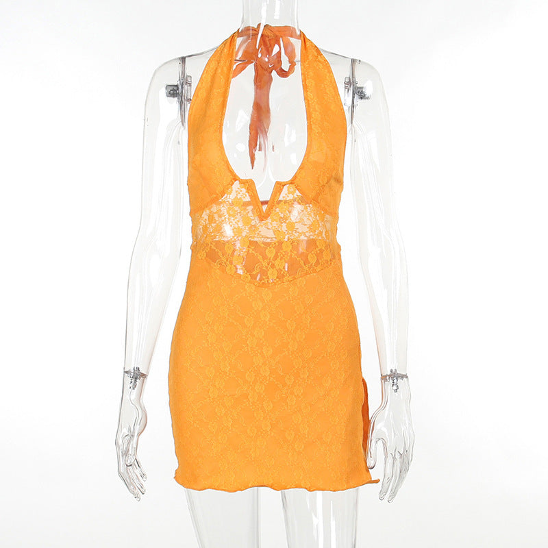 Robe fendue en dentelle