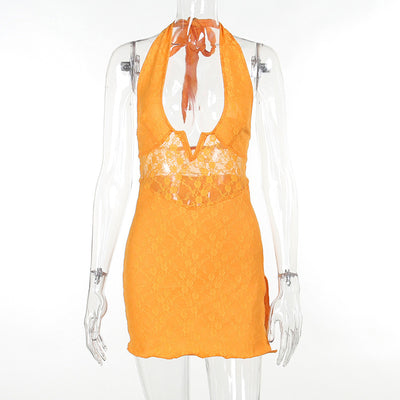 Robe fendue en dentelle