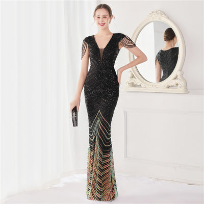 Robe à paillettes florales