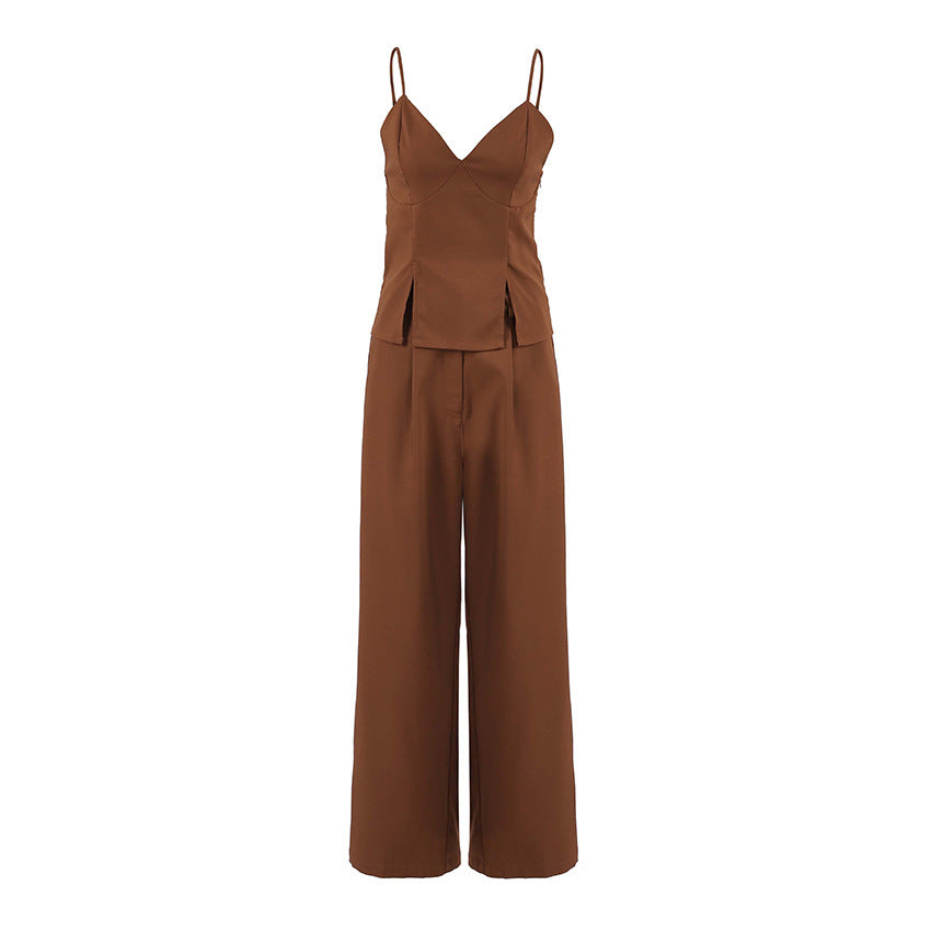 Costume marron à col en V