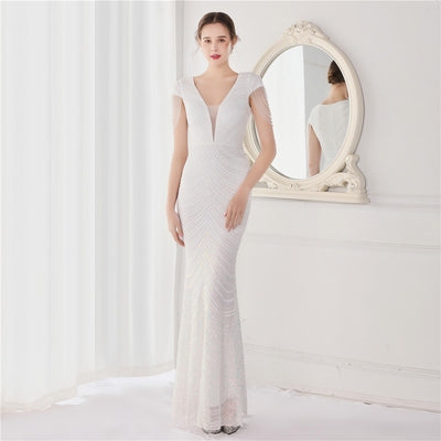Robe à paillettes florales