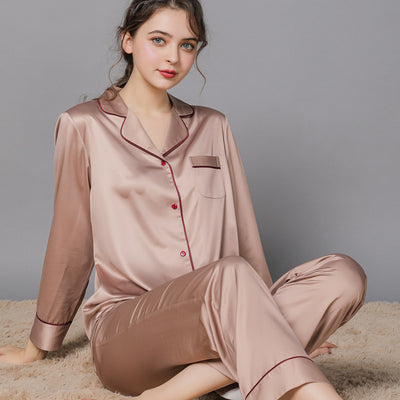 Pyjamas en soie pour femmes