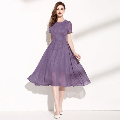 Robe en dentelle violette