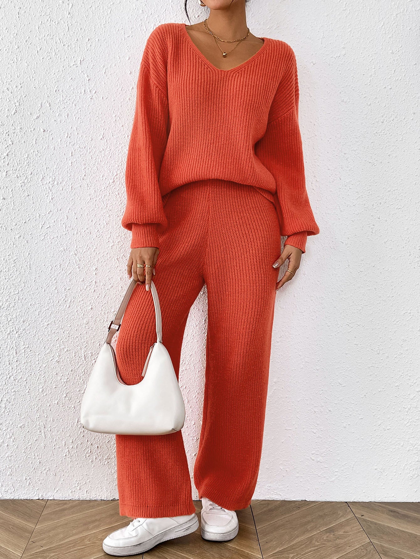 Casual 2-Piece V-Neck Suit