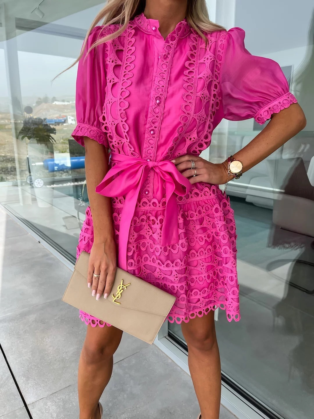 Mini robe en dentelle
