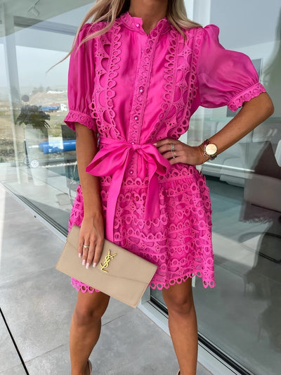 Mini robe en dentelle