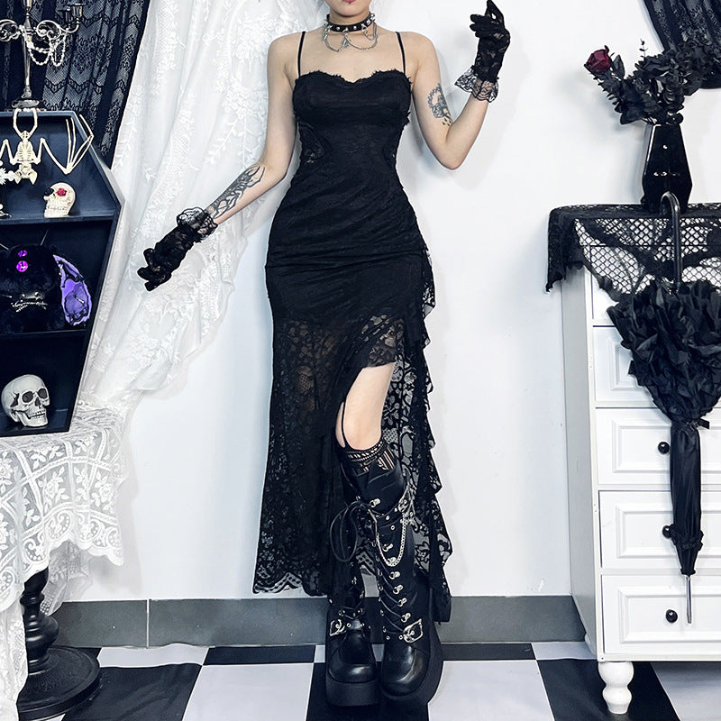 Robe fendue en dentelle