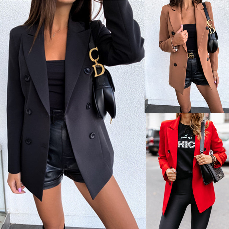 Blazer à boutons audacieux