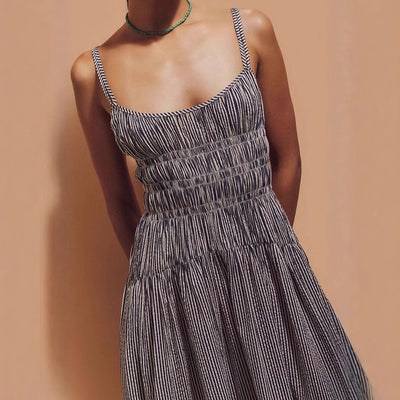 Robe plissée à rayures