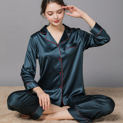 Pyjamas en soie pour femmes