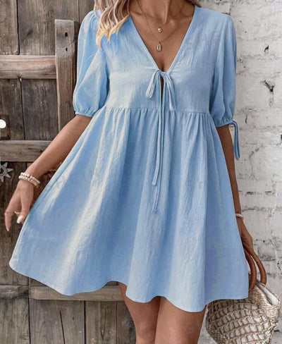 Robe nouée à col en V