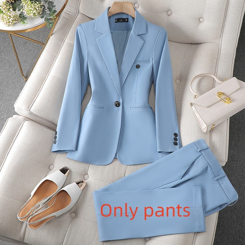 Costume de bureau pour femme