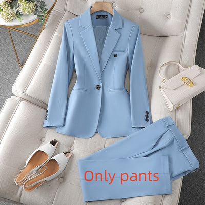 Costume de bureau pour femme
