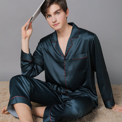 Pyjamas en soie pour femmes