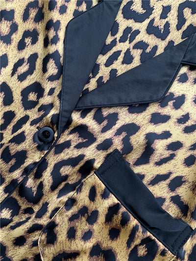 Ensemble de vêtements d'intérieur en soie