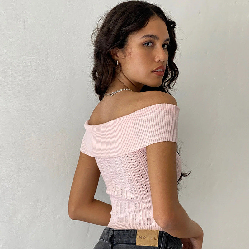 Pull fleuri à épaules dénudées