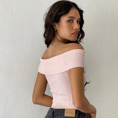 Pull fleuri à épaules dénudées