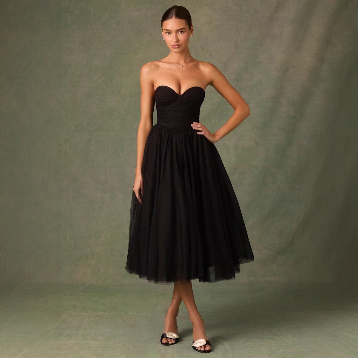 Robe tube sans bretelles