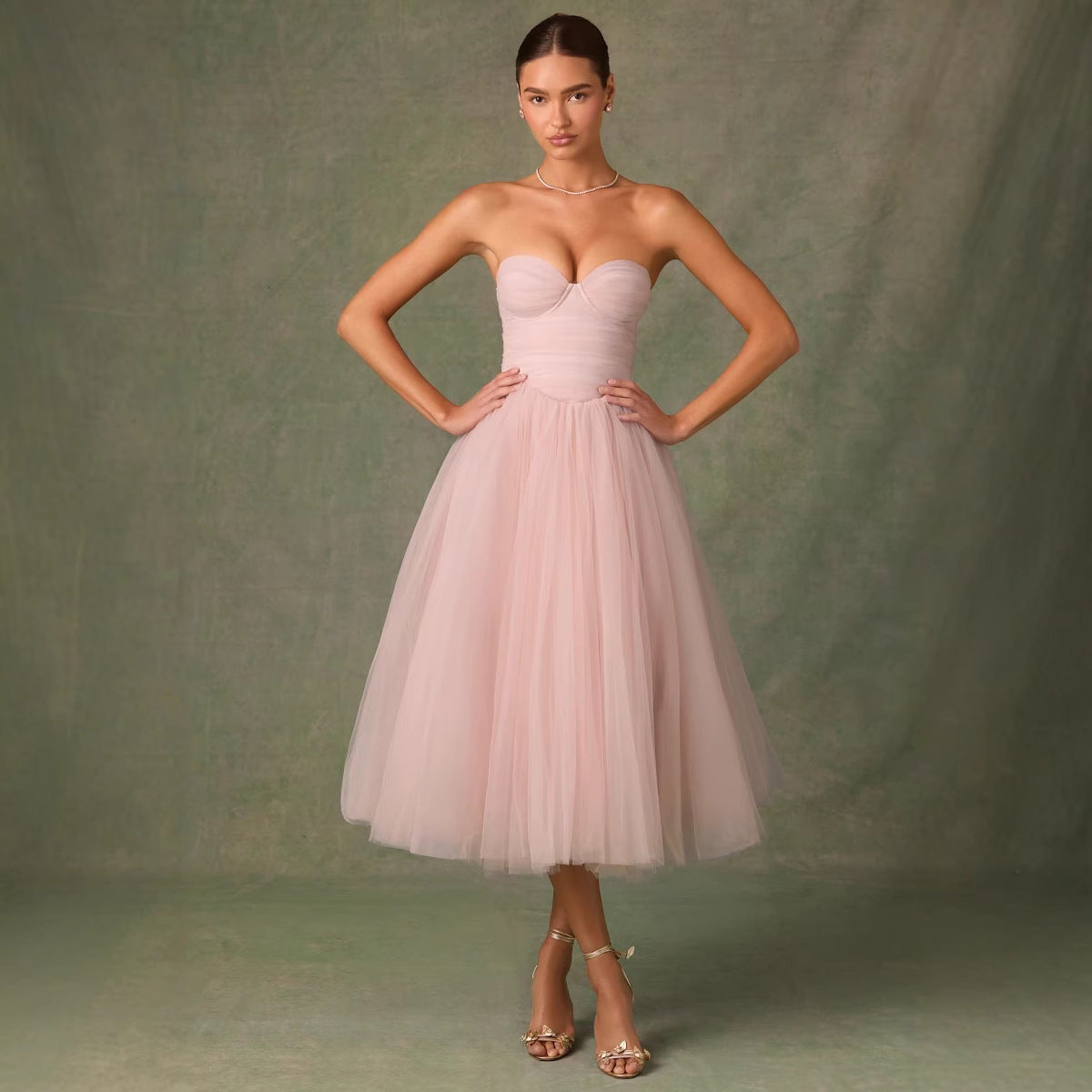 Robe tube sans bretelles