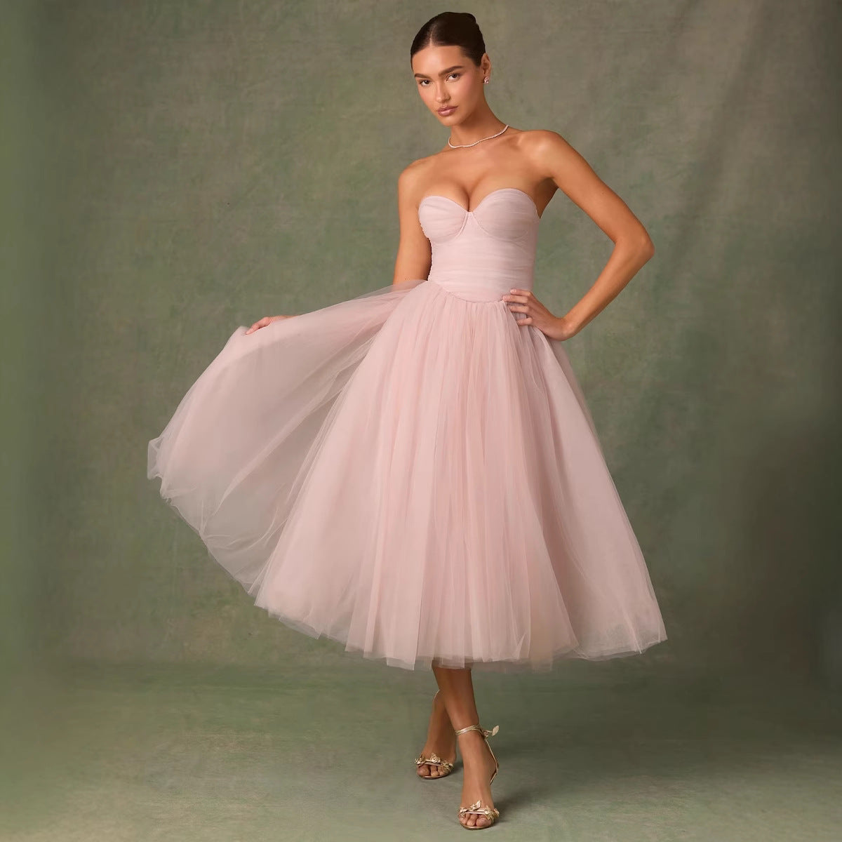 Robe tube sans bretelles