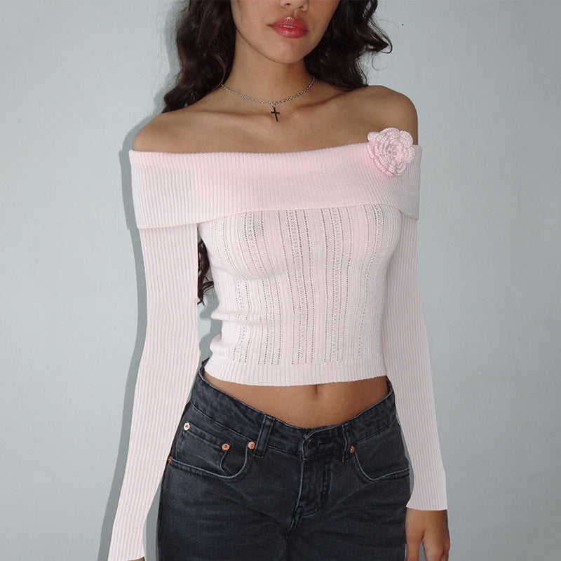 Pull fleuri à épaules dénudées