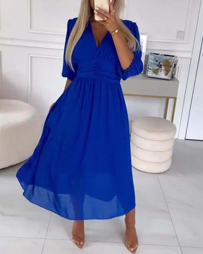 Robe en mousseline à col en V