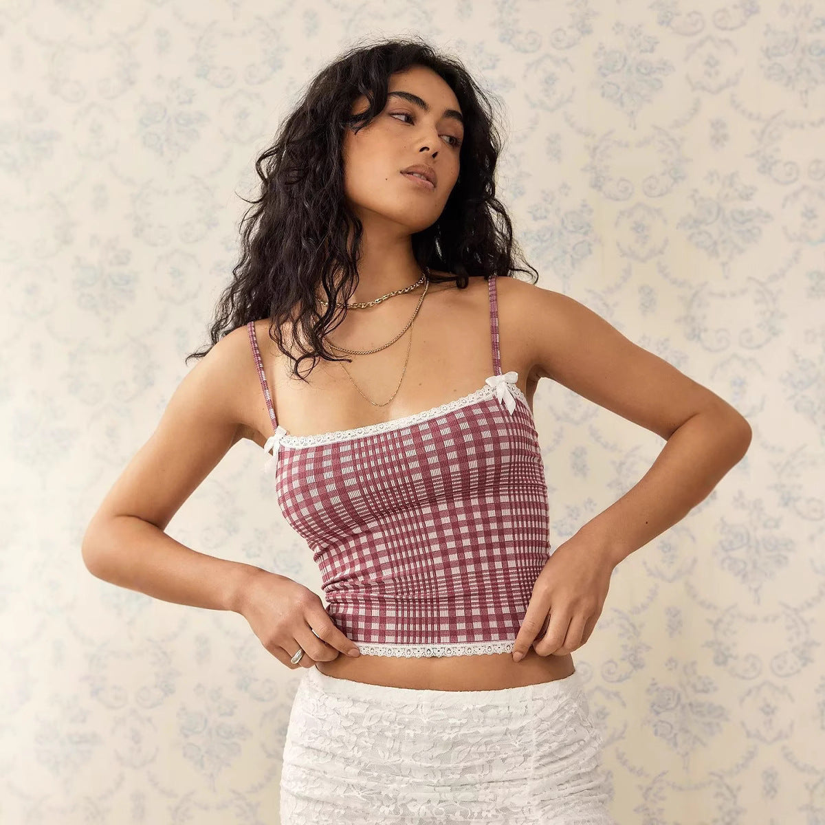 T-shirt tendance avec nœud en dentelle