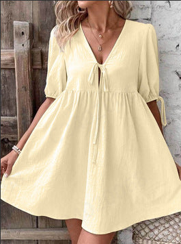 Robe nouée à col en V