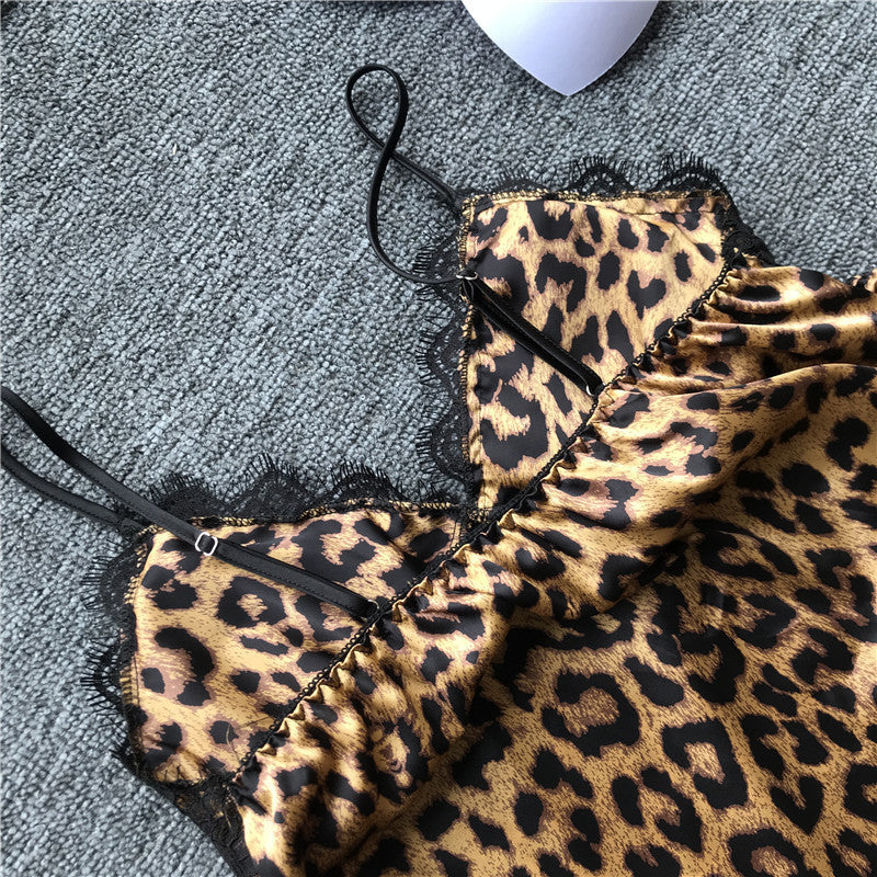 Ensemble de vêtements d'intérieur en soie