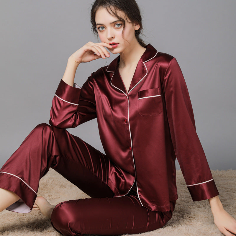 Pyjamas en soie pour femmes