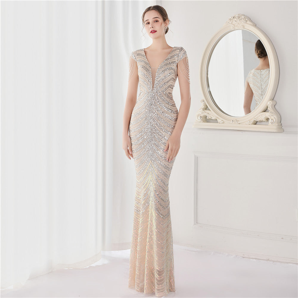 Robe à paillettes florales