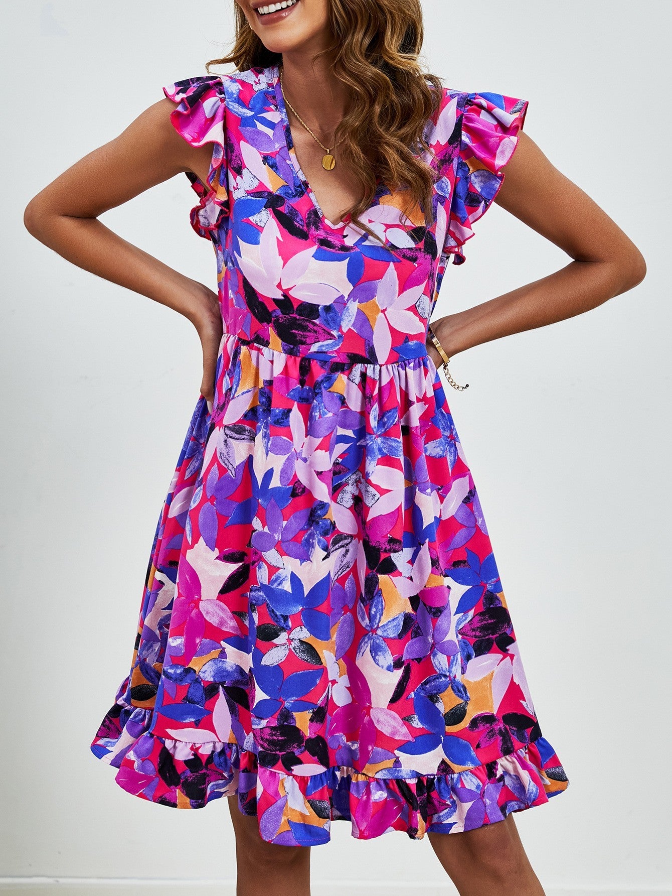 Robe à feuilles et col en V