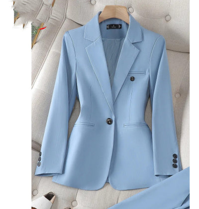 Costume de bureau pour femme